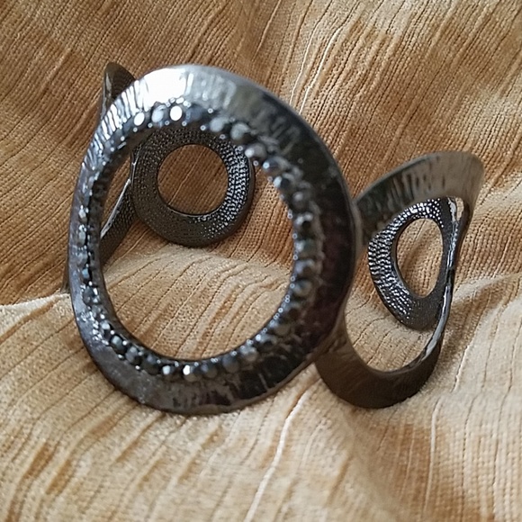 CUFF BRACELET - Picture 2 of 5